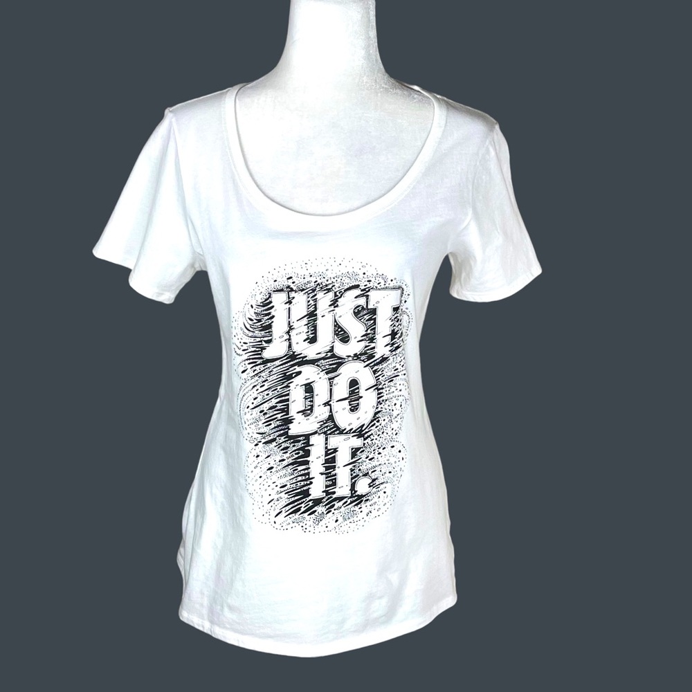 Women’s Nike Scoop Just Do It T Shirt Size Medium NWT